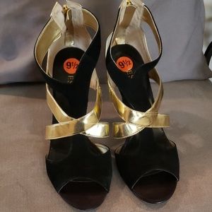 Guess black suede gold metallic party sandals
